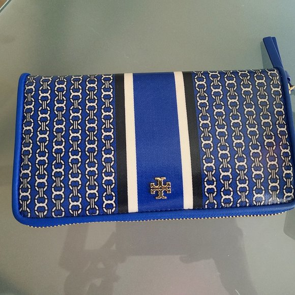 Tory Burch Handbags - Tory Burch Zipper Wallet